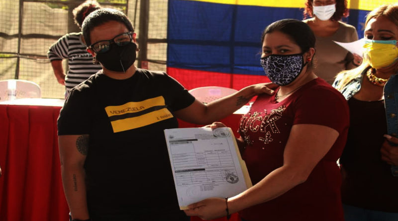 Alcaldía de Caracas entregó 360 títulos de tierras en la parroquia El Valle