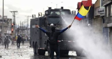 Registran más de 900 detenciones arbitrarias contra manifestantes en Colombia
