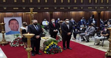 Rinden homenaje póstumo a diputado Henry Ventura