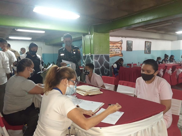 Brindan atención jurídica a privados de libertad en Centro Nacional de Resguardo y Control de PNB en Caracas
