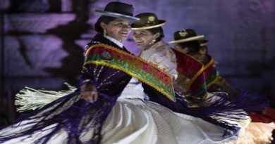 Bolivia organiza certamen Cholita Paceña 2021 para reivindicar identidad de la mujer de pollera