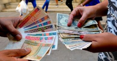 Cuba suspende los depósitos de dólares en efectivo ante severas sanciones de EE.UU.