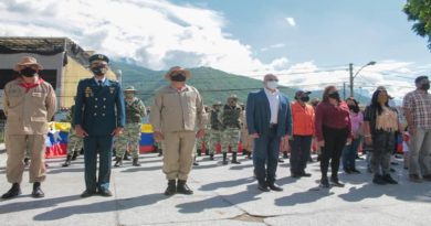 Guarenas conmemoró 200 años de la gesta independentista con ofrenda floral