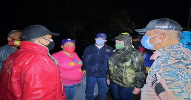 Gobierno Bolivariano se despliega en los 5 ejes de la parroquia Macarao para supervisar daños causados por desbordamiento de quebradas