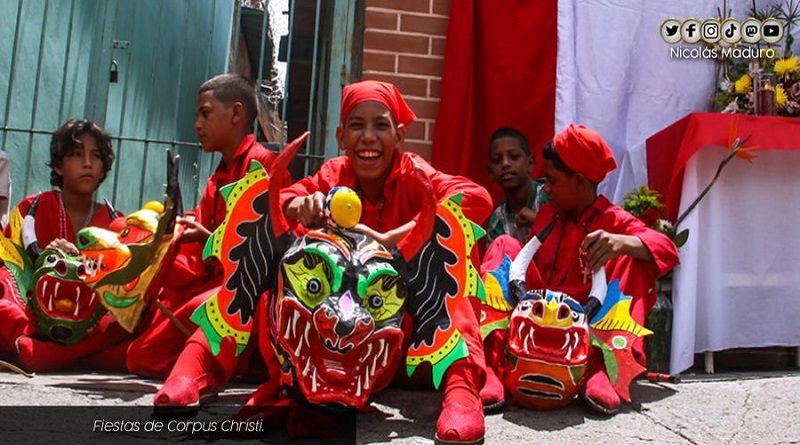 Diablos Danzantes de Corpus Christi celebran la victoria del bien sobre el mal en homenaje al Santísimo Sacramento