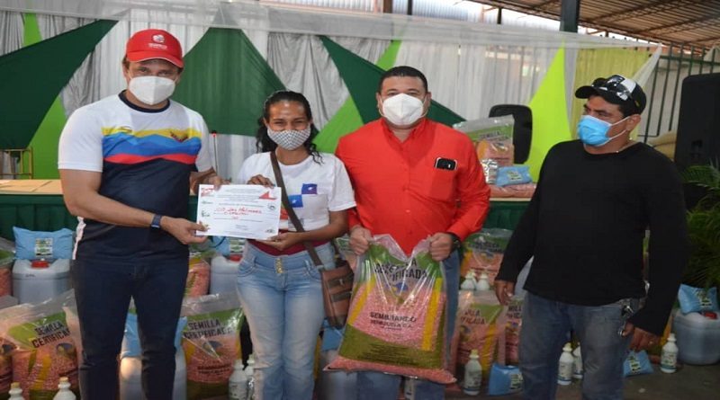 Pueblo de Guárico reciben insumos para impulsar la producción local