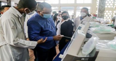 Dotan de insumos médicos al Hospital Universitario Dr. Alfredo Van Grieken de Coro