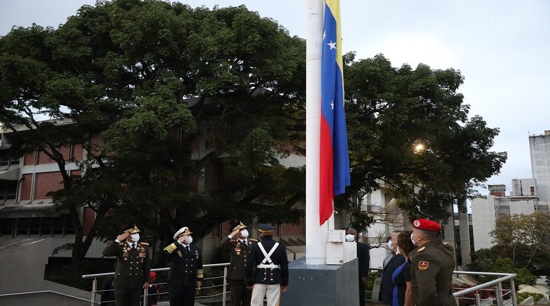IZADA DE BANDERA TRICOLOR | Venezuela conmemora 200 años de la Batalla de Carabobo y el Día del Ejército Bolivariano