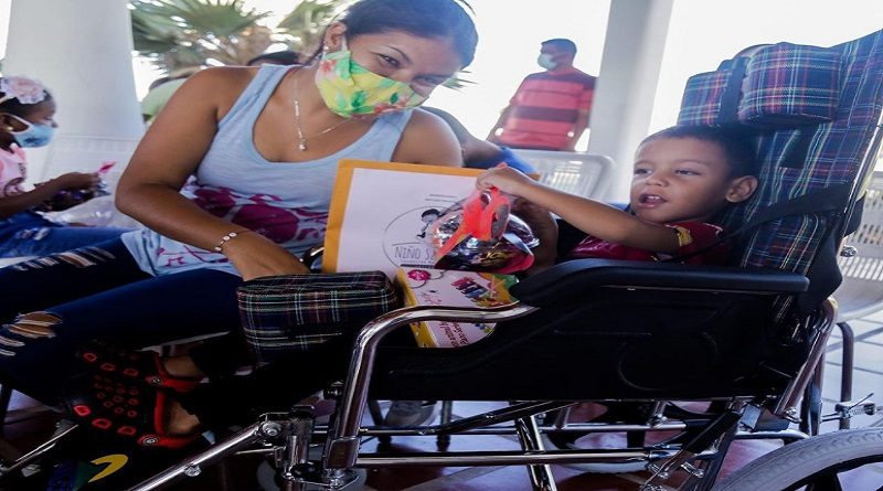 Programa La Mano de Dios entrega aportes económicos para el beneficio de familias en Falcón