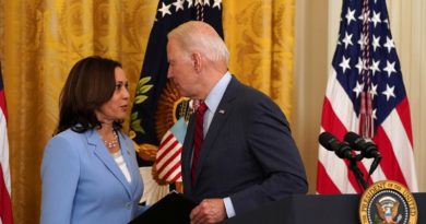 Presidente de EE.UU. olvida referirse a colapso de edificio en Miami y Kamala Harris se ve obligada a “recordarle” en rueda de prensa