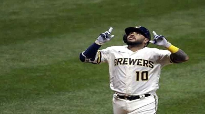 Omar Narváez conectó su séptimo jonrón de la temporada