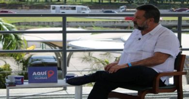 Diputado al Parlamento Europeo Manu Pineda será entrevistado en el programa Aquí con Ernesto Villegas