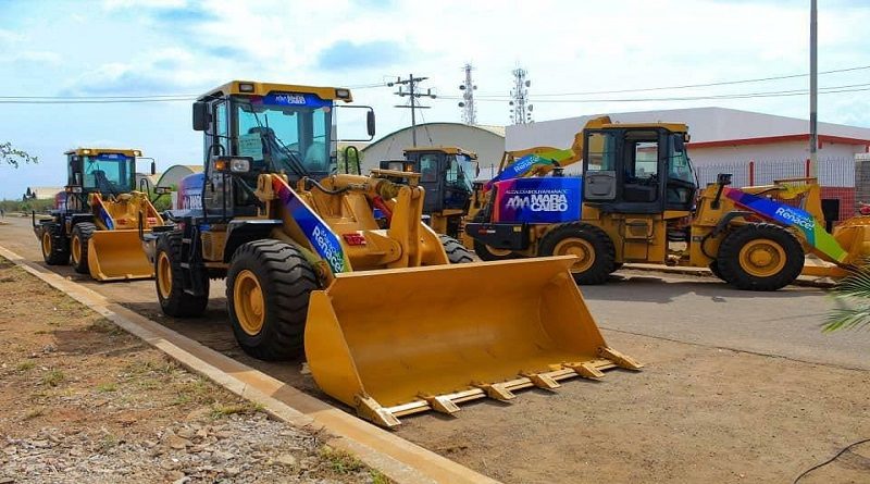 Minec entrega maquinarias para la recolección de desechos sólidos en Maracaibo