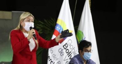 MinComercio verificará inventario de empresas productoras de útiles escolares