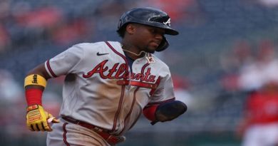Ronald Acuña Jr. conectó el cuadrangular número 18 de la temporada en victoria de Bravos 9-5 ante Filis