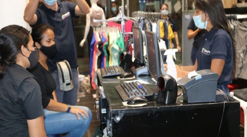 SAPI, Banco del Tesoro y la Almacenadora Caracas asesoran a comerciantes del Líder