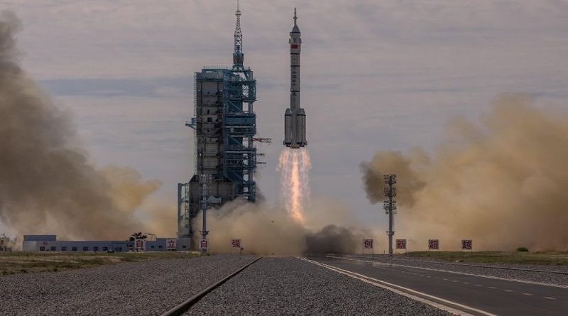 China lanza con éxito una misión a su próxima estación espacial