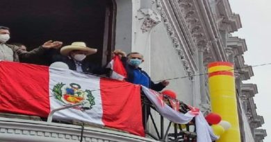 Con 50.165% de votos, Castillo supera a Fujimori