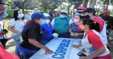 Colocación de bombillos LED beneficia a familias de "Las Minas I" en San Fernando de Apure
