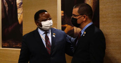 Canciller Arreaza sostiene encuentro con su homólogo de Zimbabue en Antalya