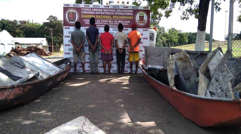 Capturan a cinco personas por extracción de material estratégico