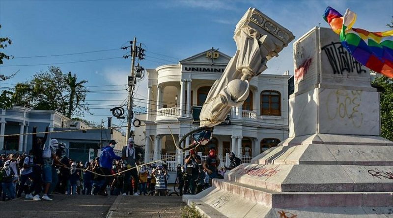 Dos meses de protestas contra Duque | Manifestantes colombianos derriban estatua de Cristóbal Colón