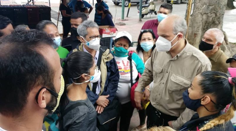 Gobierno Bolivariano realiza Levantamiento de Información Censal en BMS Manuelita Saenz en Caracas