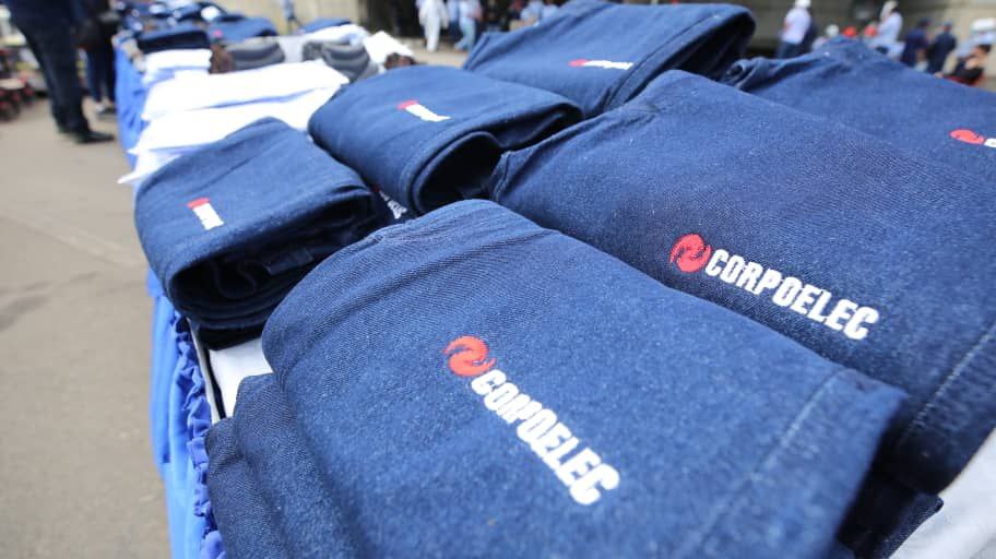 Dotan con más de 8 mil uniformes y herramientas a fuerza trabajadora del sector eléctrico en Bolívar