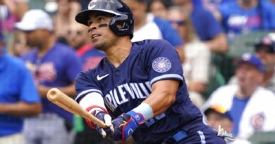 Robinson Chirinos conectó par de cuadrangulares en victoria de Cachorros 8-3 ante Cascabeles