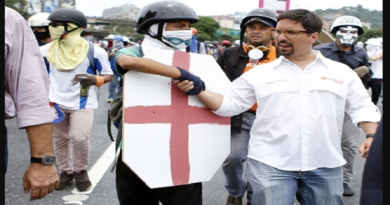 Fiscalía solicitó aprehensión de Freddy Guevara por vínculos con grupos paramilitares asociados al gobierno de Colombia