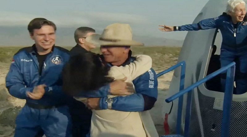 Vuelo suborbital | Aterrizó exitosamente en la Tierra la cápsula espacial con la persona más rica del mundo a bordo