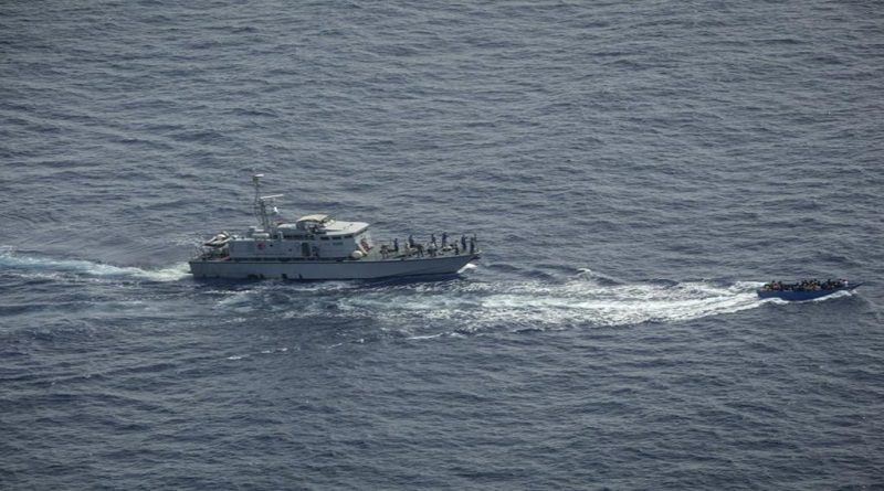 Al menos 43 personas mueren al naufragar una embarcación frente a la costa de Túnez