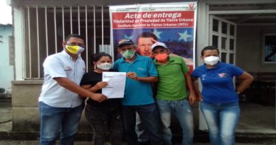 Entregan más de 16.800 títulos de propiedad de tierras urbanas en Mérida