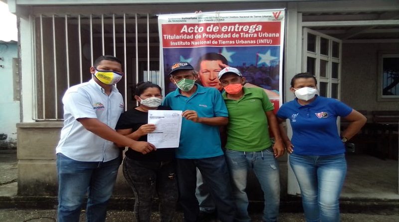 Entregan más de 16.800 títulos de propiedad de tierras urbanas en Mérida