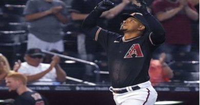 Transfieren a Eduardo Escobar a los Cerveceros de Milwaukee