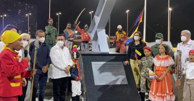 Inauguran La Espada Bicentenaria en parroquia Macuto La Guaira