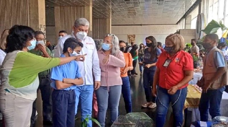 Muestras Agroproductivas muestran los avances en producción de bienes y servicios hecha por estudiantes del país