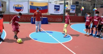 Sunad rehabilita cancha deportiva en el sector “La Quinta” de la Cota 905