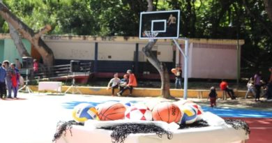 Misión Jóvenes de la Patria y FONA reinauguran canchas deportivas en parque Arístides Rojas en Caracas
