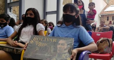 GDC reconoce a 100 estudiantes con los mejores promedios en la ciudad capital