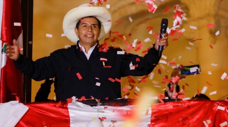 Autoridades electoeakles proclaman a Pedro Castillo como presidente electo del Perú (Foto agencias)