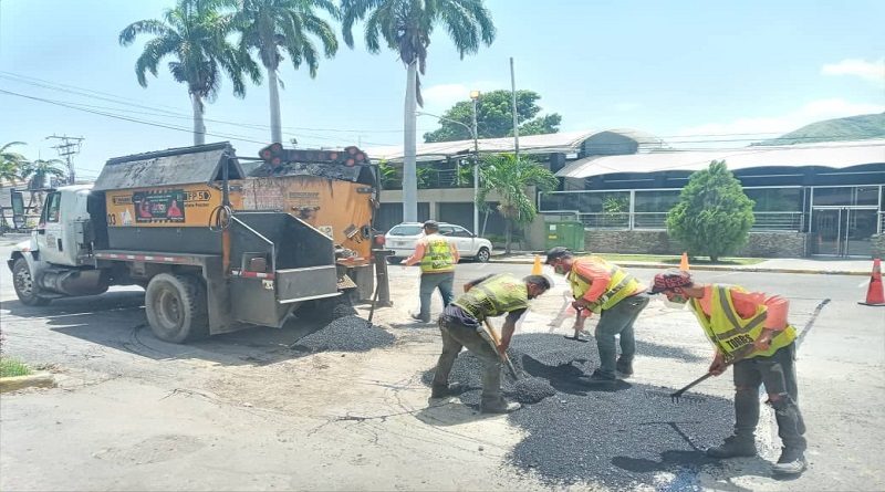 Plan de Bacheo en tu Comunidad coloca más de 6.400 toneladas de asfalto en Aragua