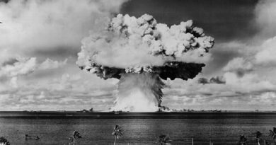 Ensayos nucleares de Francis en Polinesia
