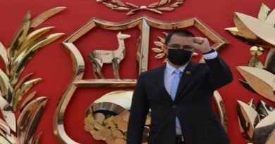 Canciller Arreaza arriba a Perú como parte de Visita Oficial por la juramentación de Pedro Castillo
