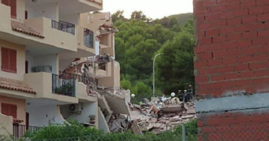 Varios residentes atrapados: Se derrumba parcialmente un edificio vacacional en España