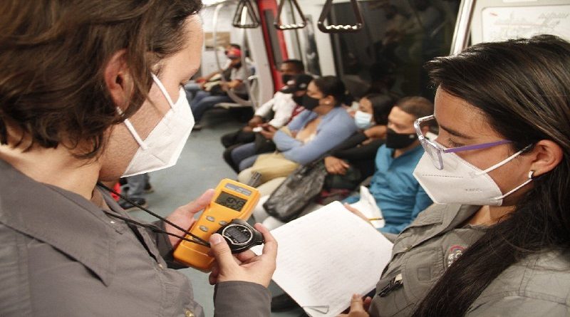 nezuela inicia estudio de CO₂ para medir riesgo de contagio de SARS-CoV-2 en espacios cerrados