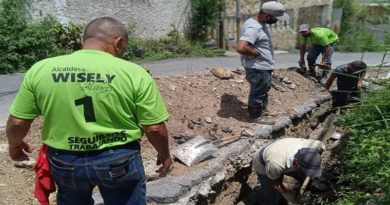 Gobierno Bolivariano recupera sistema de tuberias de aguas residuales en comunidad La Matica en Los Teques