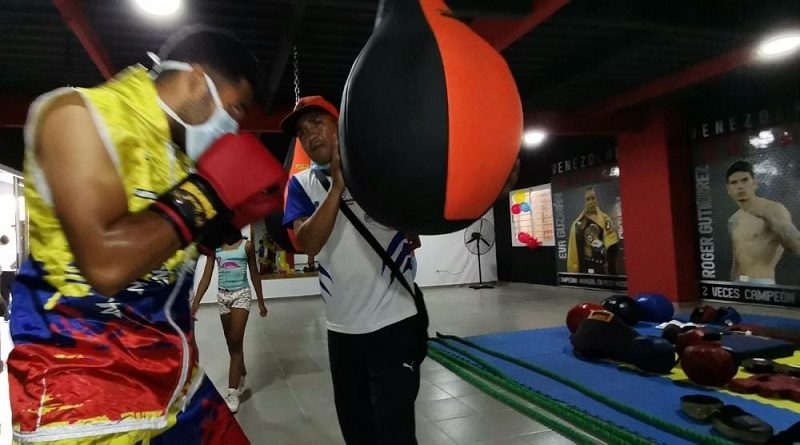 Escuela de Boxeo Bernardo Piñango permite la practica de diversas disciplinas físicas para el beneficio de habitantes de Ciudad Caribia