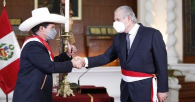 Designan a Óscar Maúrtua como nuevo ministro de Relaciones Exteriores en Perú