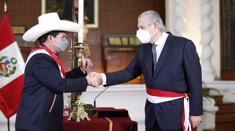 Designan a Óscar Maúrtua como nuevo ministro de Relaciones Exteriores en Perú